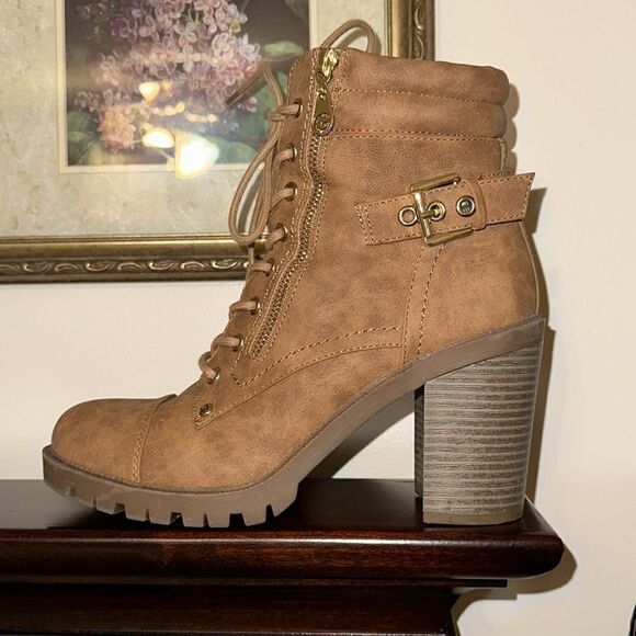 Guess 9.5 M Jaylee Light Brown Faux Leather Lace-up Side Zip Heeled Ankle Boots - Picture 3 of 17